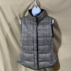 Banana Republic Size S Black and Cream Plaid Puffer Vest